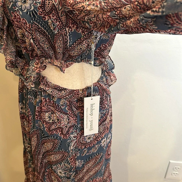 SOLD …….YOUNG REVOLVE PALOMA CUT OUT DRESS KASHMIR PAISLEY PRINT SMALL NWT - Picture 4 of 11